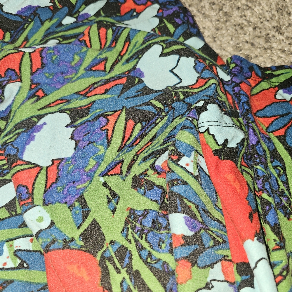 LuLaRoe Floral Leggings - Red and Black - Picture 2 of 3
